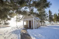 Larsmont Cottages Hotels in Two Harbors
