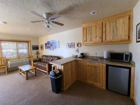 Flaming Gorge Hideout Отели в г. Манила