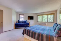 Frostfire E41 2 Bedroom Condo by RedAwning - balcony