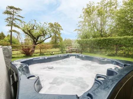 Pump House Отели в г. Хейлшем