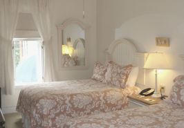 Camden Riverhouse Hotel and Inn