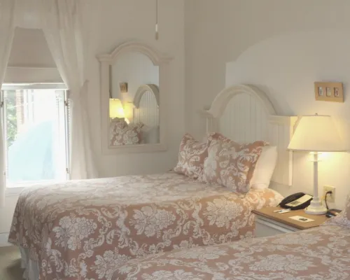 Camden Riverhouse Hotel and Inn Hotels in Knox County