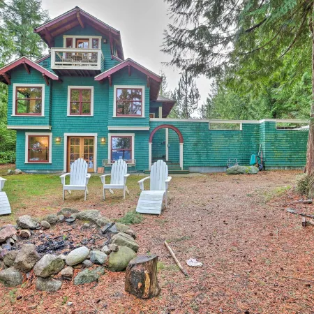 Lopez Island Hideaway w/ Coastal Views + Deck!