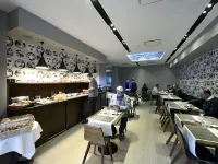 Square Hotel Отели рядом с достопримечательностью «Башни Броэль»