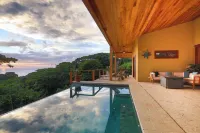 Vista Sirena: Expansive Ocean View 4 bedroom / 4.5 bath home above Dominical