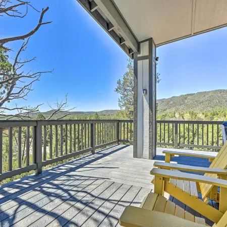 Mtn Views & Gas Fire Pit: Luxe Pine Escape!