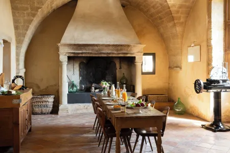 Prieuré Saint-Nicolas - Les Maisons