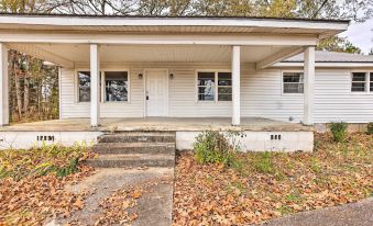 Charming Gadsden Home w/ Golf Course Views!