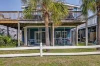 Below Deck Beach House Walk to the Ocean! - Pools