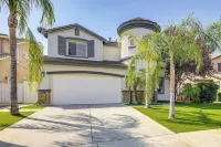 Mtn-view Gem w/ Private Yard: Luxe Beaumont Home - WiFi