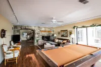 Laurel Grove Inn on the South Hotels in Parole