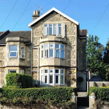 The Bath House Boutique B&B - in-Room Breakfast - Free Parking