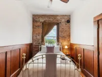 Entire 1888 Historic Loft – 3Br, 2.5BA Private Retreat in Downtown Newberg