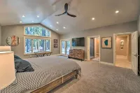 4 Mi to Dtwn Truckee: Tahoe Donner Home w/ Hot Tub - نادي رياضي