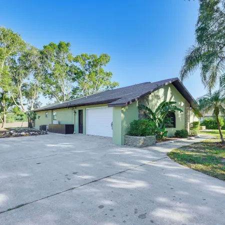 Furnished Outdoor Area! Family Home in Spring Hill