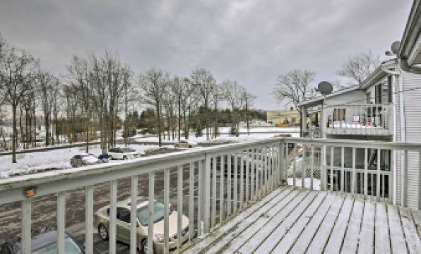 Mount Pocono Condo w/ Balcony, Near Mt Airy Casino