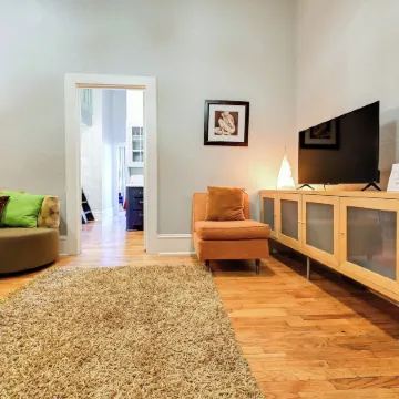 Historic Decatur Apt w/ City Square Views