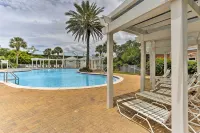 Spacious Miramar Beach Cottage w/ Beach Access! - Beach