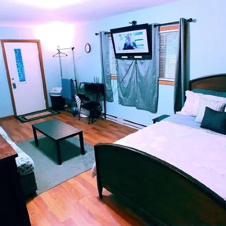 Pet Friendly, Brunet Island Studio, Ice Age Trail, Old Abe Trail, Kayak Docks