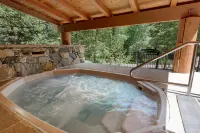 Jackpine Lodge by Summit County Mountain Retreats - Hot Tub