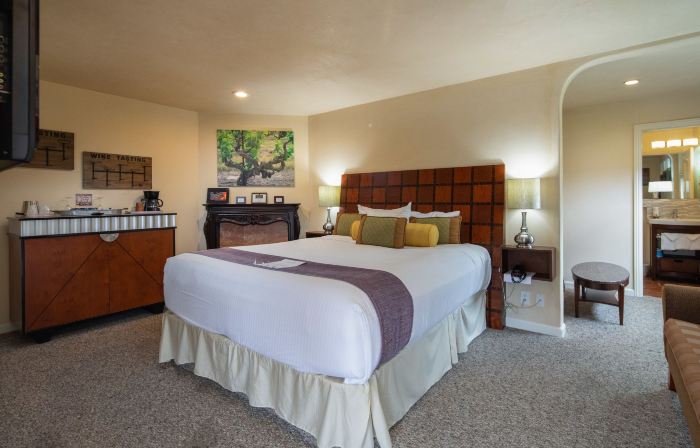 The Vendange Carmel Inn & Suites