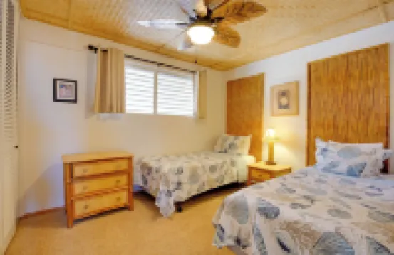 Kailua-Kona Condo Steps to Beach and Downtown!