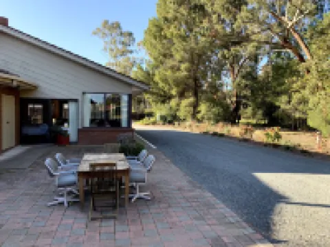 Kingswood Motel Hotels in Tocumwal