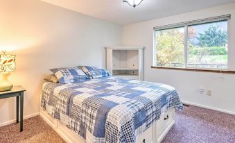 Walkable Sitka Getaway w/ Community Perks!