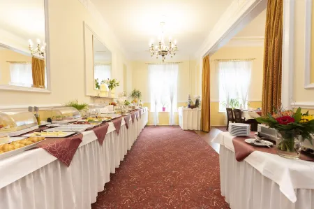 Palais am Kleistpark Отели рядом с достопримечательностью «Oderturm»