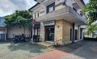 Candi Panggung Family Guest House Syariah