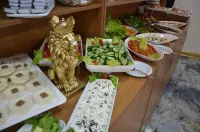 Piyes Otel - Breakfast