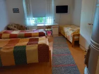 Opintola Bed & Breakfast - parking