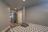 Modern Anchorage Getaway, Steps from Coastal Trail - spa