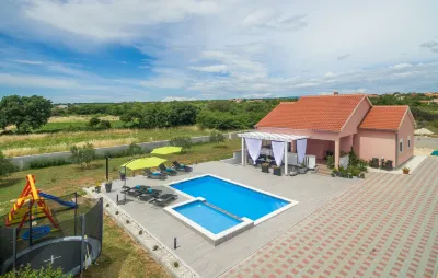 Villa Maris Hotels near Tvrđava Perušić
