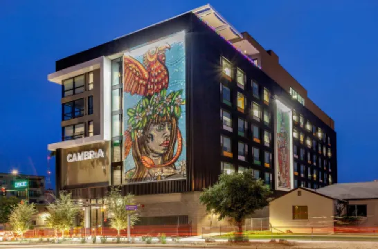 Cambria Downtown Phoenix Convention & Airport Hotel โรงแรมใน