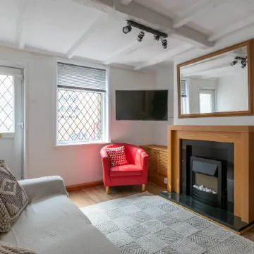 Stylish 2Bd Family Hideaway in Dover