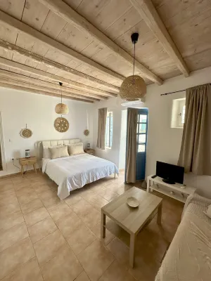Nesa Paros - 3-Star