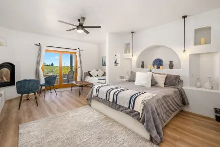 Sirena Vineyard Resort Отели рядом с достопримечательностью «Пасо Роблс Эвент Сентер»