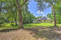 Cozy-Modern Pensacola Home Large Yard, Grill - Wifi