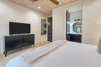 Indoor Pool, Hot Tub, Firepit, Theater All-season Retreat Kings Crown by Avantstay