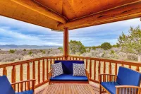 Spacious Rifle Cabin w/ Deck + Mountain Views! - 3 stjerner