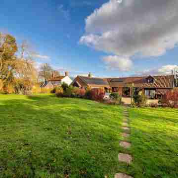 Pottles Cottage Hotel Exterior