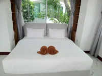 Baanmontra Beach Resort - Bankrut Hotels in Bang Saphan
