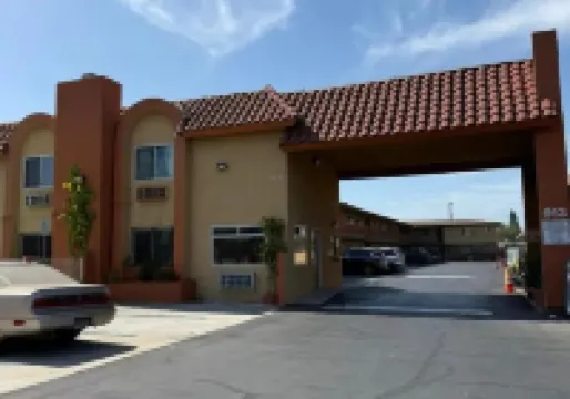 Robinhood Motel Anaheim West Hotels near Adventure City