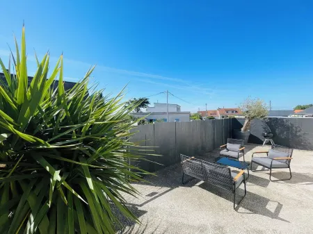 Villa with private jacuzzi 500m from the sea