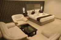 CROWN PARK LUXURY HOTEL Hotels near MAHARANI TRADE CENTRE