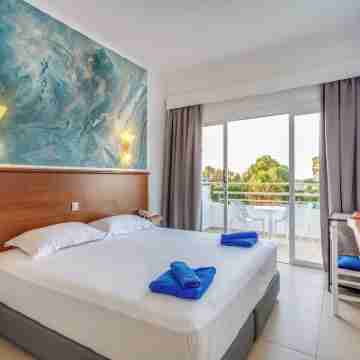 Adelais Bay Hotel Rooms