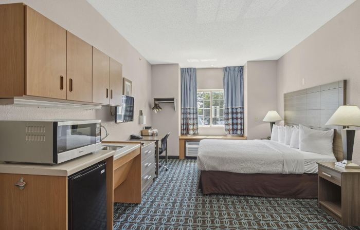 Sonesta Essential Hotels & Suites Kansas City Blue Springs