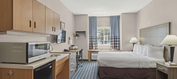 Sonesta Essential Hotels & Suites Kansas City Blue Springs Hotels in Jackson County