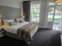 Three Boutique Hotel